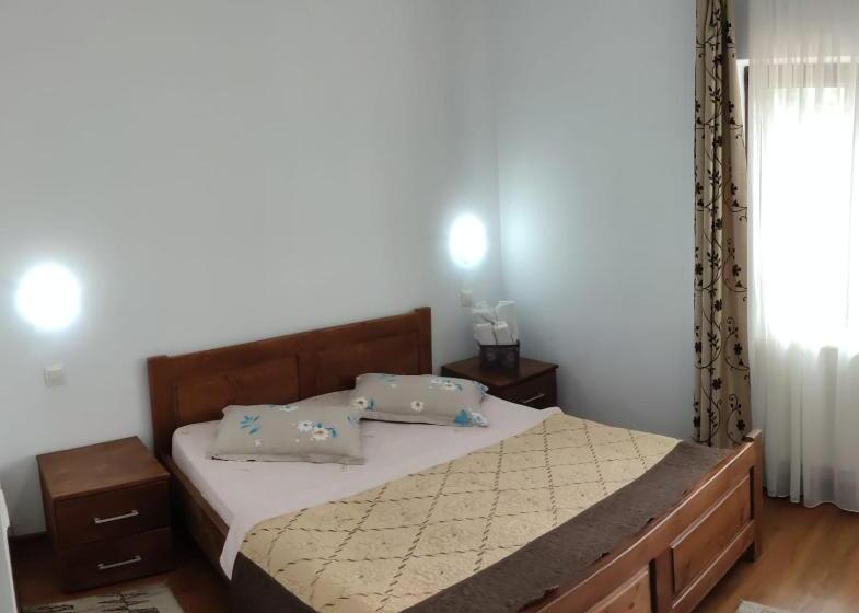 پانسیون Punct Gastronomic Local Camere De Inchiriat