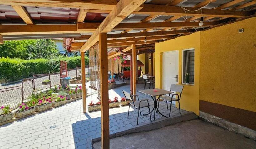 پانسیون Sobe Buba I Laza