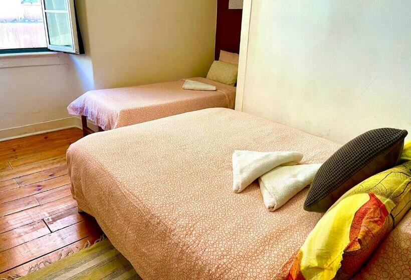 هاستل Asian Everest House