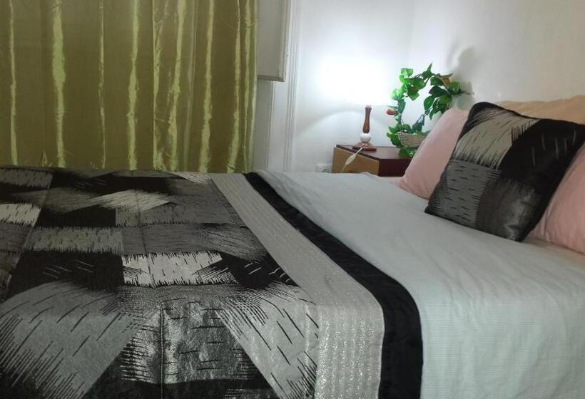 هاستل Asian Everest House