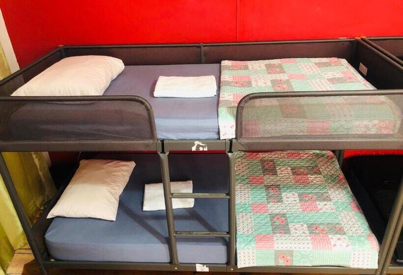 هاستل Asian Everest House