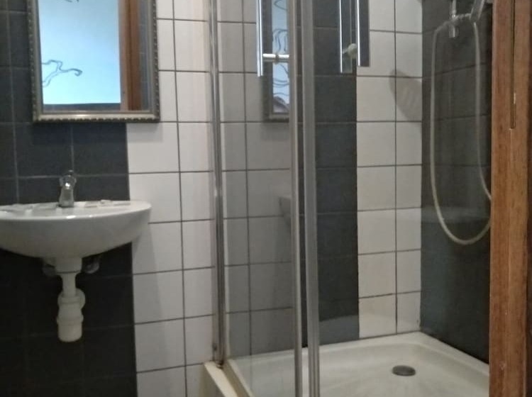 هاستل Atrium Guesthouse