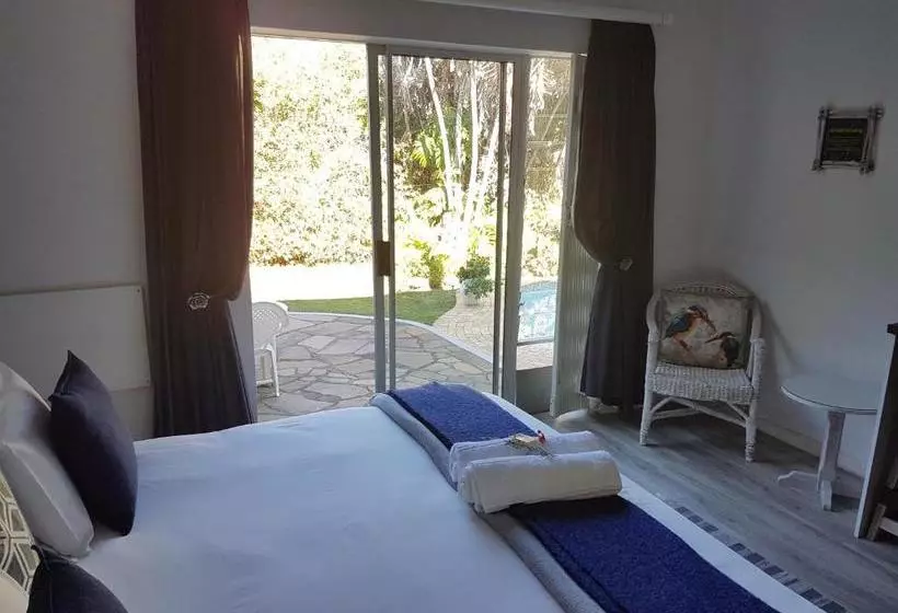 تختخواب و صبحانه Forword's River Lodge