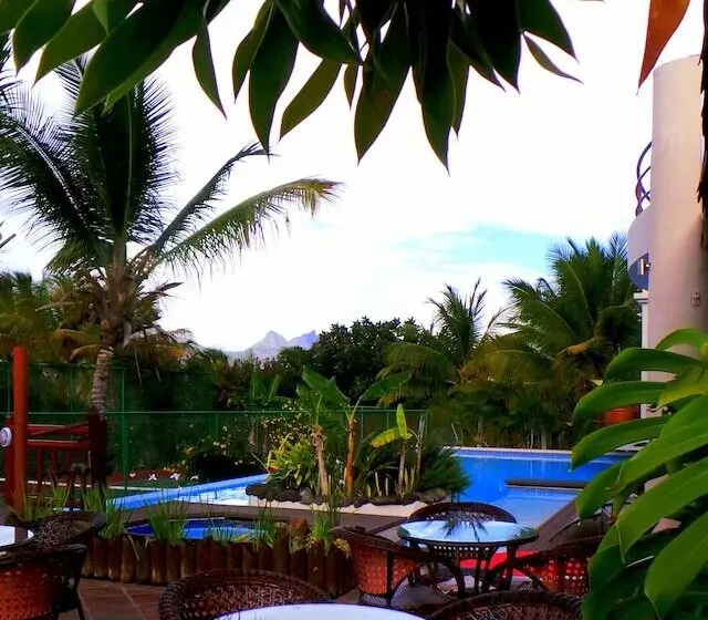 تختخواب و صبحانه Le Gite Du Bonheur Guest House & Car Rental
