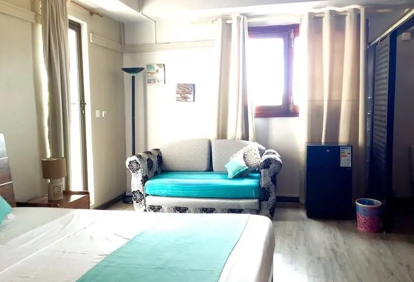 تختخواب و صبحانه Le Gite Du Bonheur Guest House & Car Rental