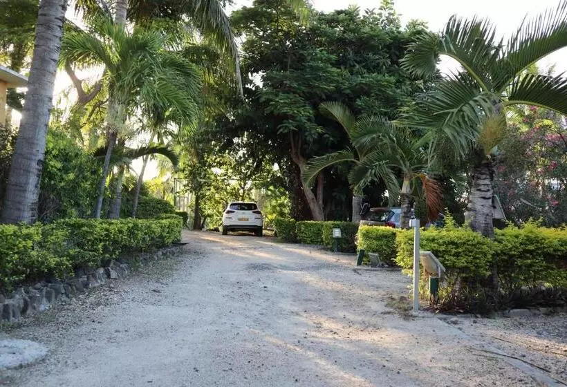 تختخواب و صبحانه Le Gite Du Bonheur Guest House & Car Rental