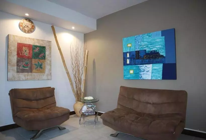 تختخواب و صبحانه Le Gite Du Bonheur Guest House & Car Rental