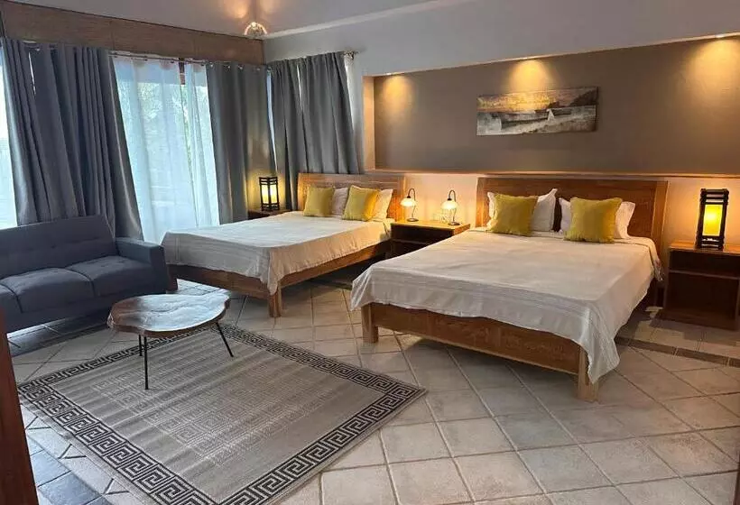 تختخواب و صبحانه Le Gite Du Bonheur Guest House & Car Rental
