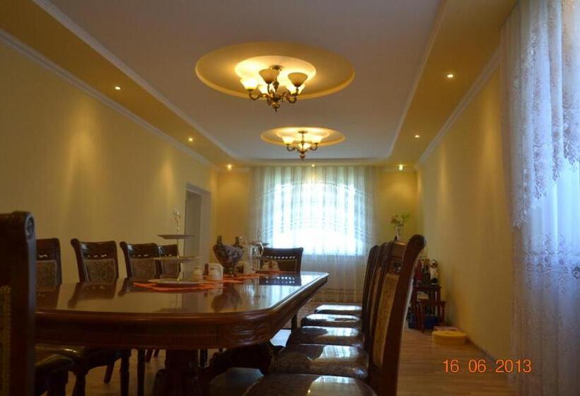 مبيت وإفطار Navigator