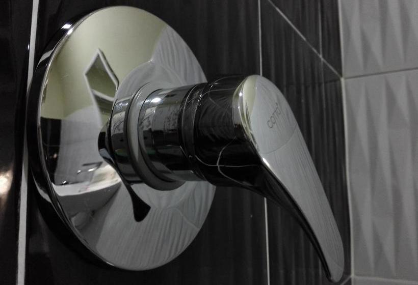 호텔 By The Park Plt