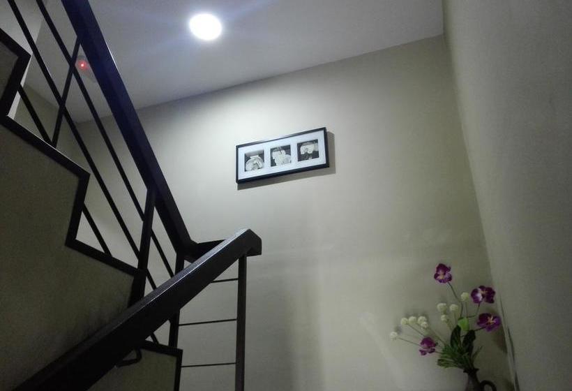 호텔 By The Park Plt