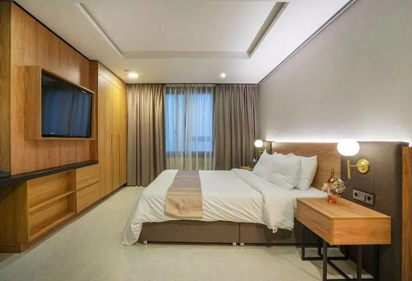 Hotel Embledon