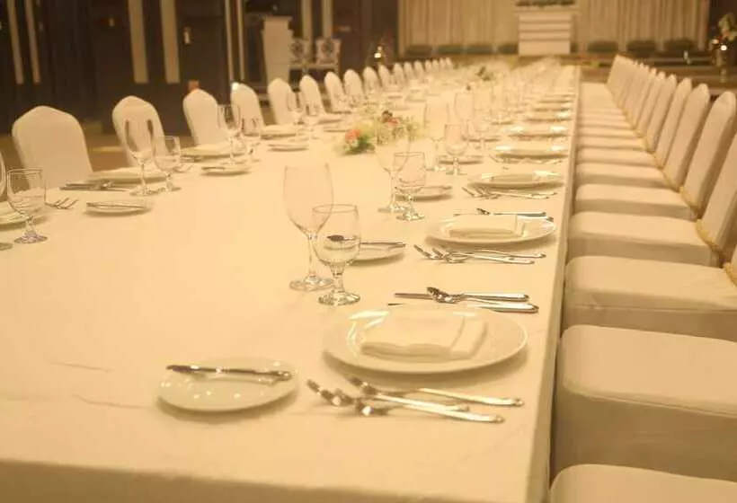 Hotel Embledon