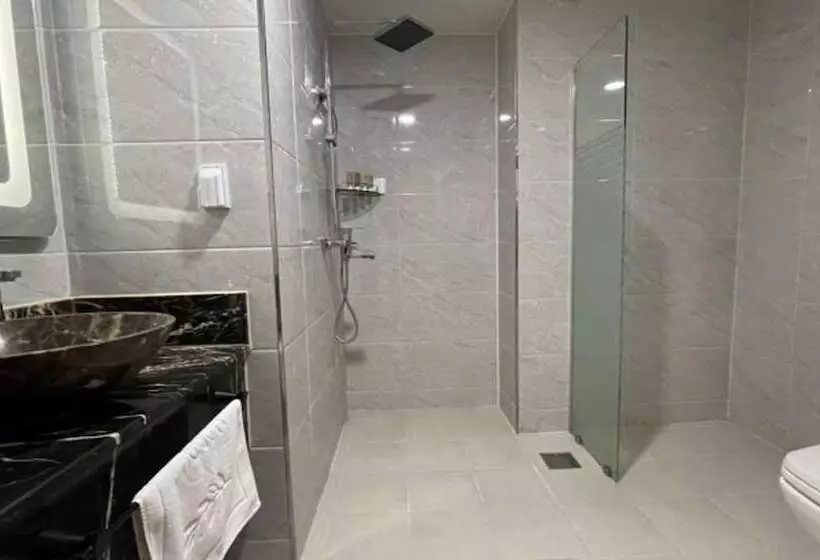 Hotel Embledon