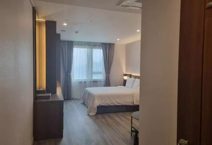Hotel Embledon
