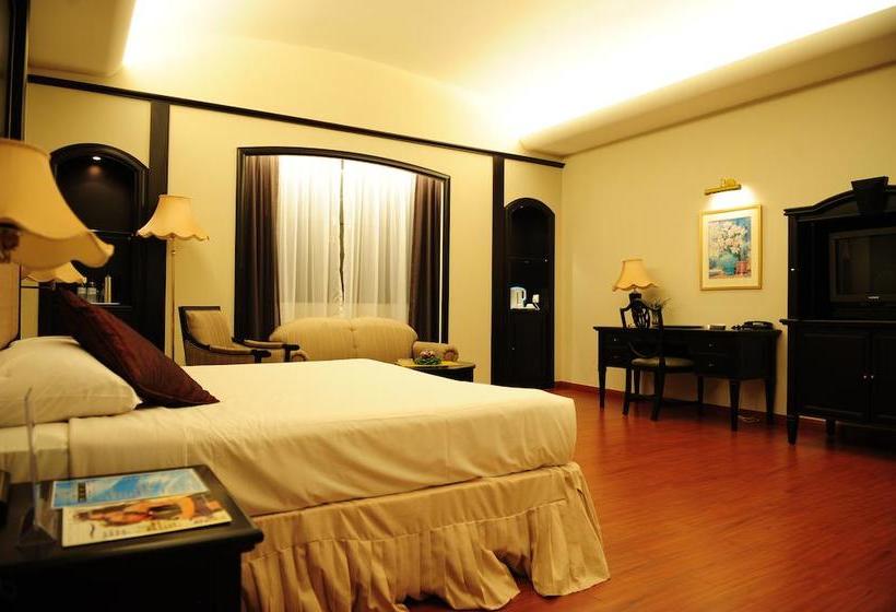 فندق Ponderosa Golf & Country Resort