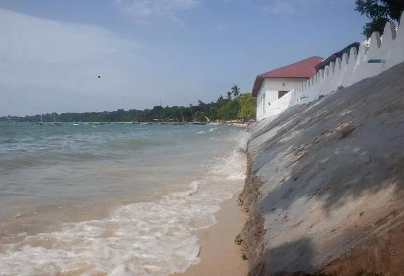 هتل Sea View Beach