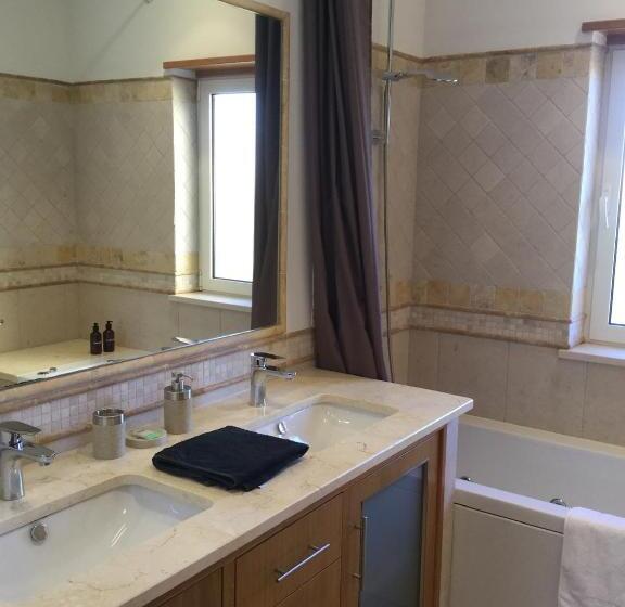 تختخواب و صبحانه Casa Da Colina