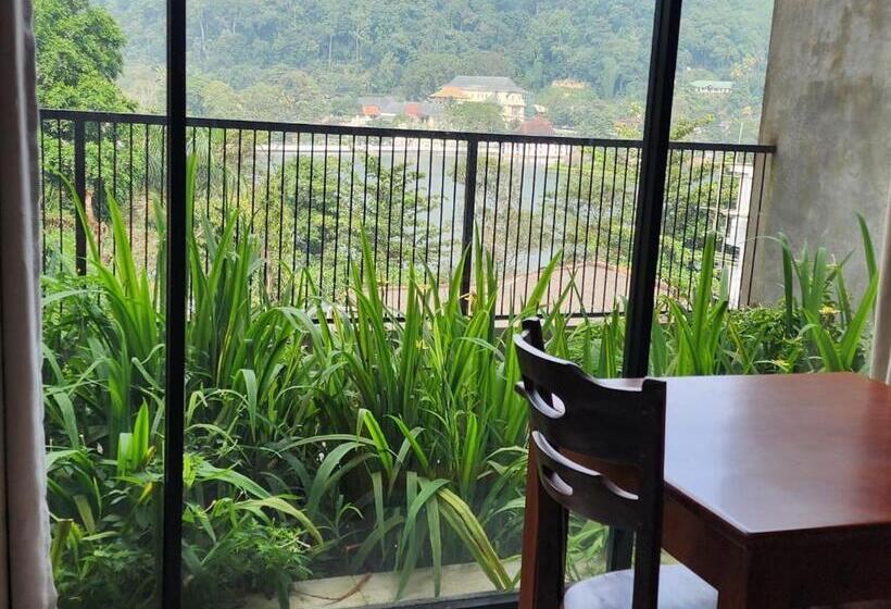 בית מלון כפרי Lotus Lake Residence