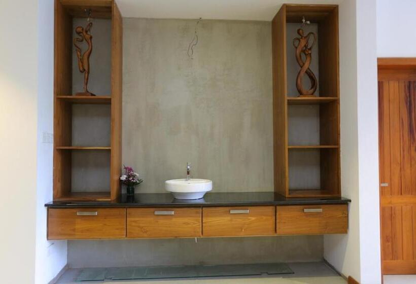 בית מלון כפרי Lotus Lake Residence