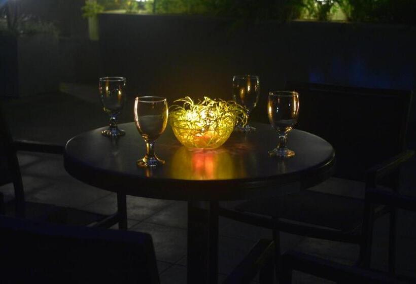 בית מלון כפרי Lotus Lake Residence