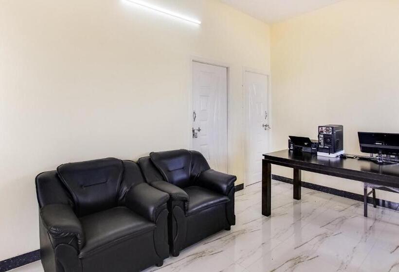 Hotel Oyo Av Residency