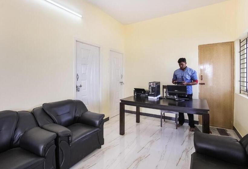 Hotel Oyo Av Residency