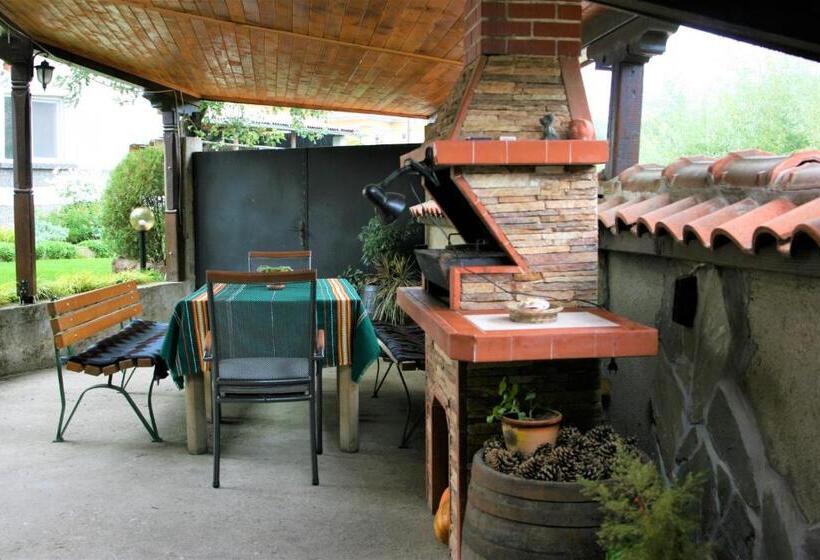 Пансион къща речен шепот