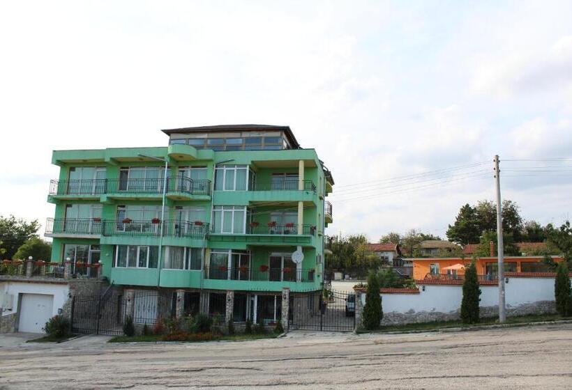 ペンション хаджистанковата къща