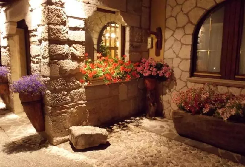 Hotelli Altopiano Delle Rocche