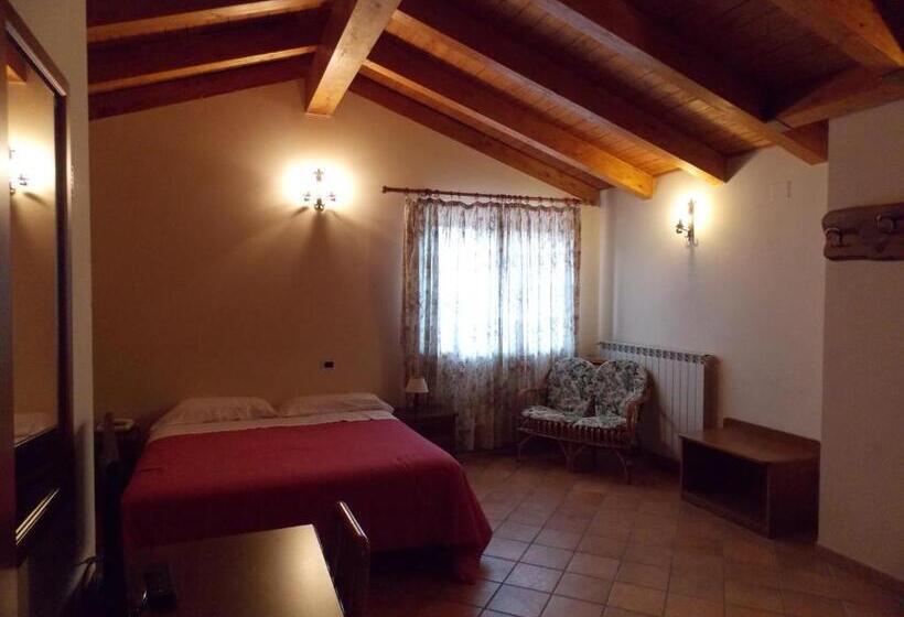 Отель Altopiano Delle Rocche