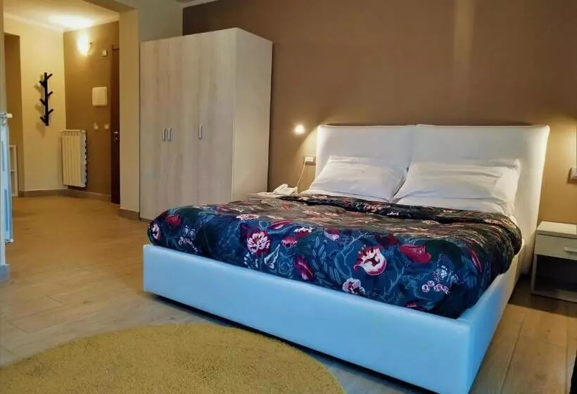 Hotelli Altopiano Delle Rocche