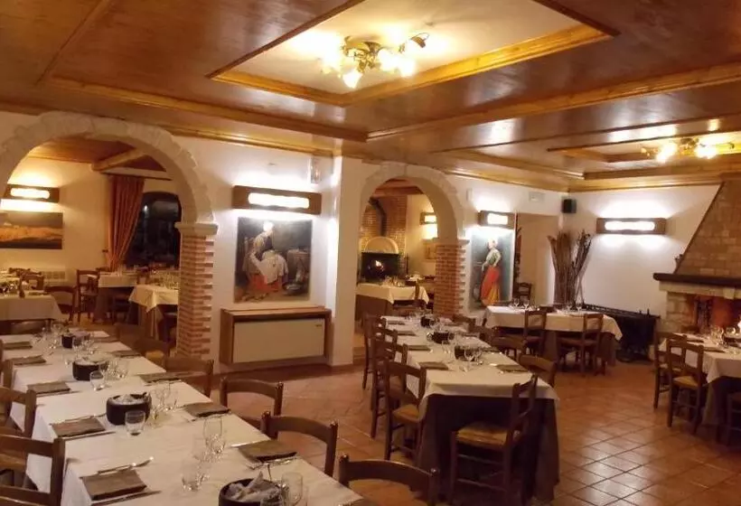 Hotelli Altopiano Delle Rocche