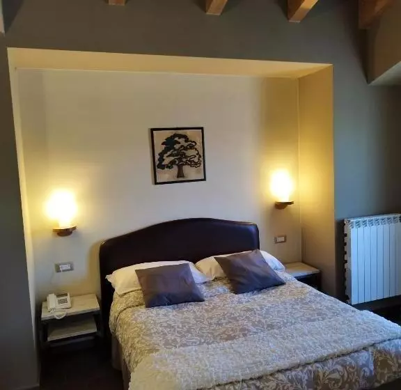 Hotelli Altopiano Delle Rocche