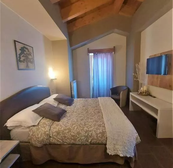 Hotelli Altopiano Delle Rocche