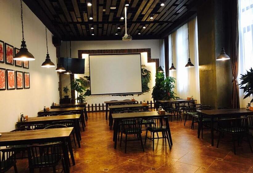 Time Traveller Hotel   Near The Grass Skyline, Dajingmen, Zhangjiakoubu, 20 Minutes Away From Zhangj