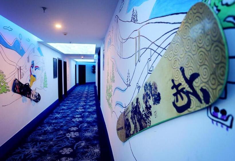 Time Traveller Hotel   Near The Grass Skyline, Dajingmen, Zhangjiakoubu, 20 Minutes Away From Zhangj