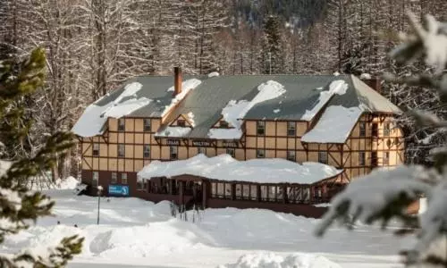 Lomakeskus Loge Glacier National Park