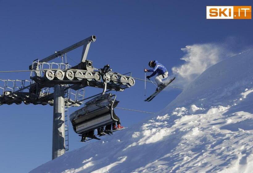 Appartamenti Vacanze Casa  Residence Albare   Check In Vacanze Casa   Marilleva 900