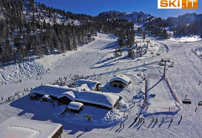 Appartamenti Vacanze Casa  Residence Albare   Check In Vacanze Casa   Marilleva 900