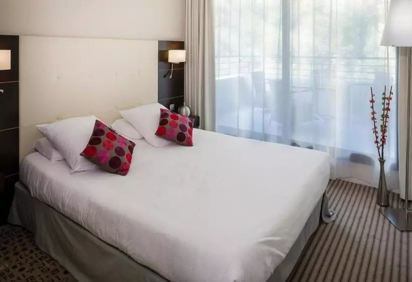 ホテル Mercure Aix En Provence La Duranne Gare Tgv