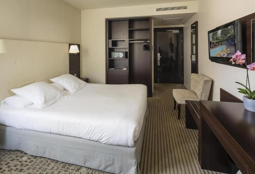 هتل Mercure Aix En Provence La Duranne Gare Tgv