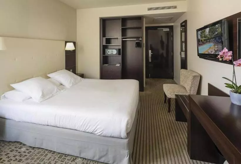ホテル Mercure Aix En Provence La Duranne Gare Tgv
