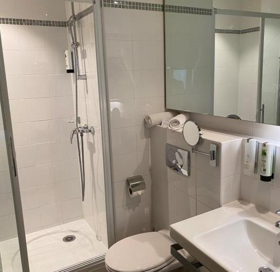 هتل Mercure Aix En Provence La Duranne Gare Tgv