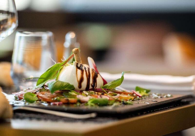 هتل Mercure Aix En Provence La Duranne Gare Tgv