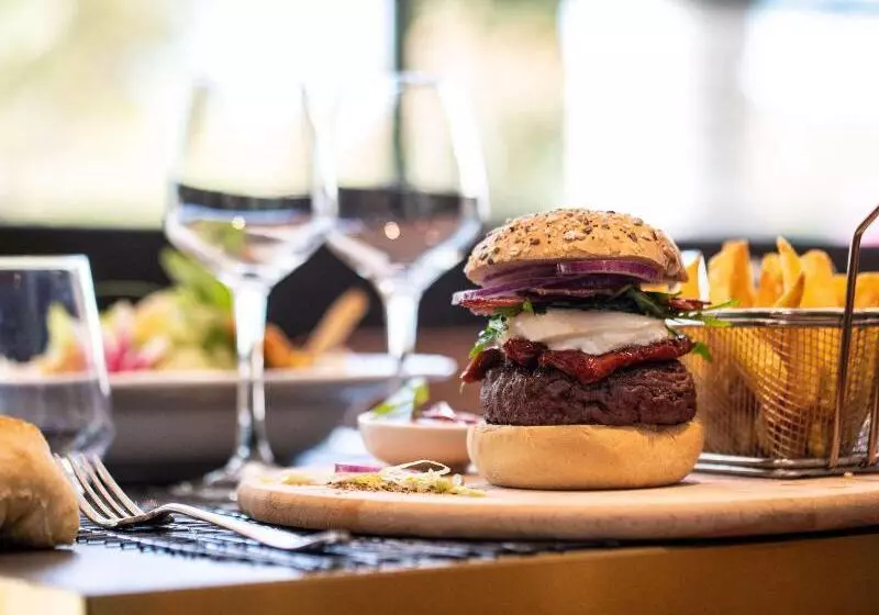 ホテル Mercure Aix En Provence La Duranne Gare Tgv