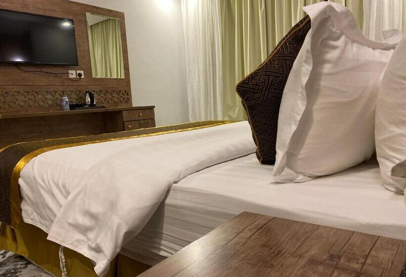 فندق Areen Al Basateen