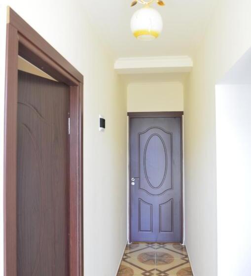 تختخواب و صبحانه Armen's Guest House