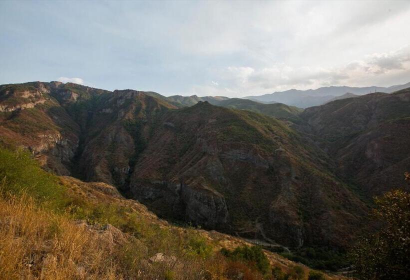 تختخواب و صبحانه Armen's Guest House