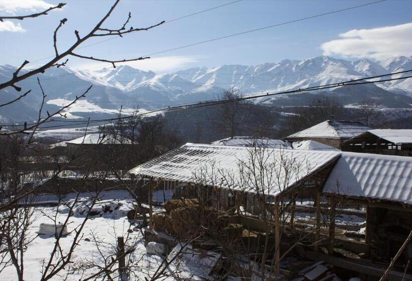 تختخواب و صبحانه Armen's Guest House